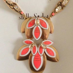 SALE!!! Stella & Dot, Hibiscus Necklace